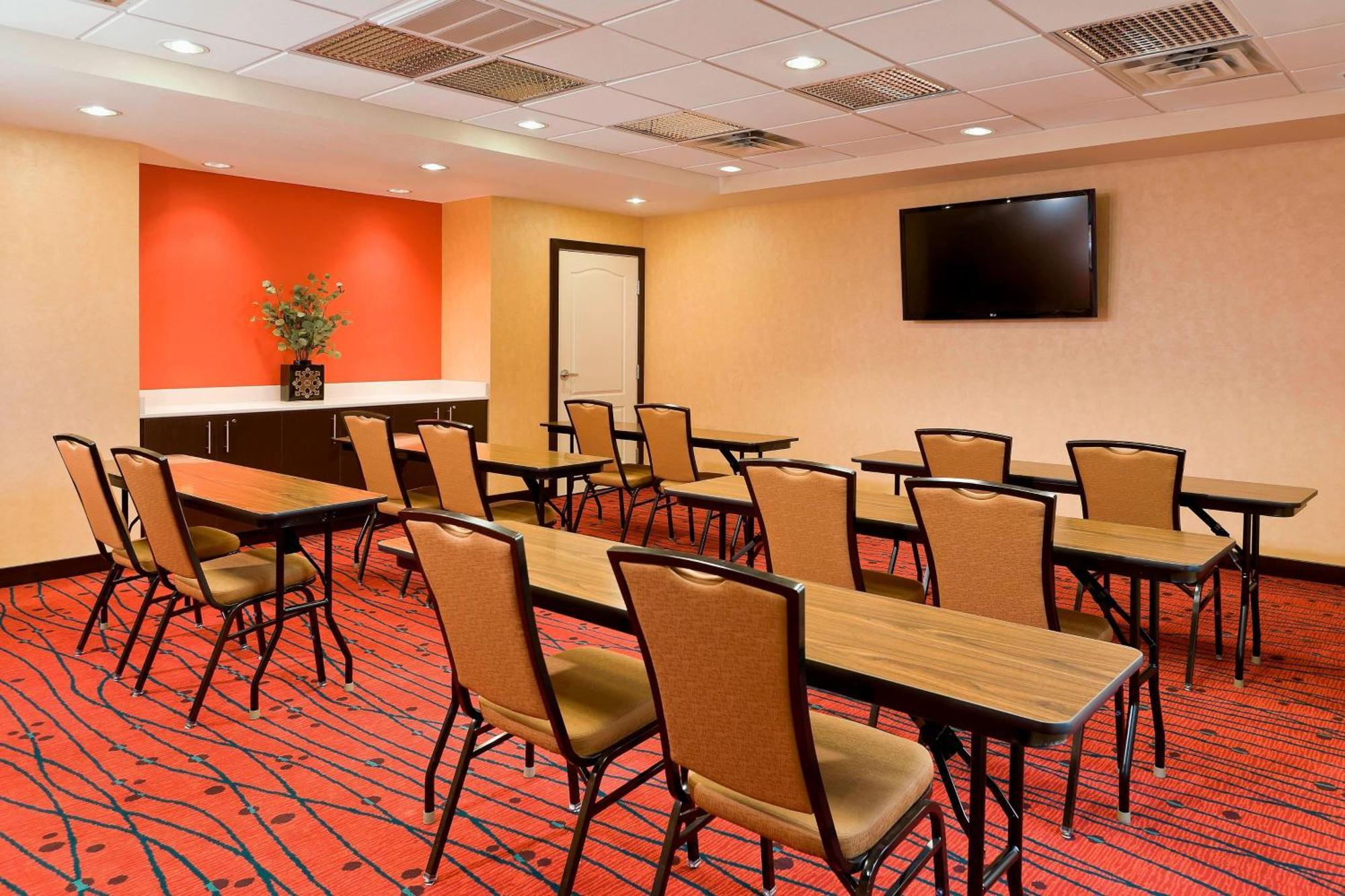 Residence Inn Bismarck North Exterior foto